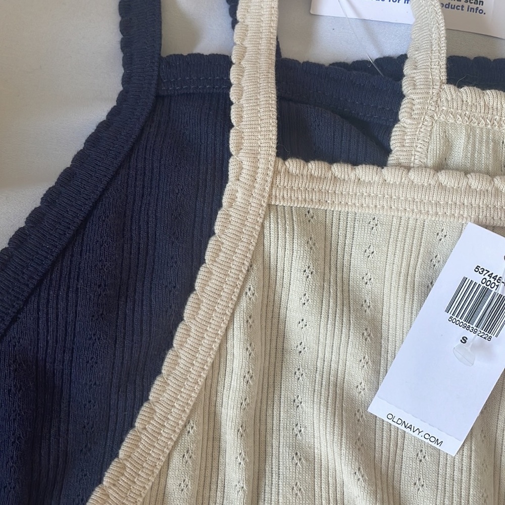 NWT basic tanks - Picture 2 of 2